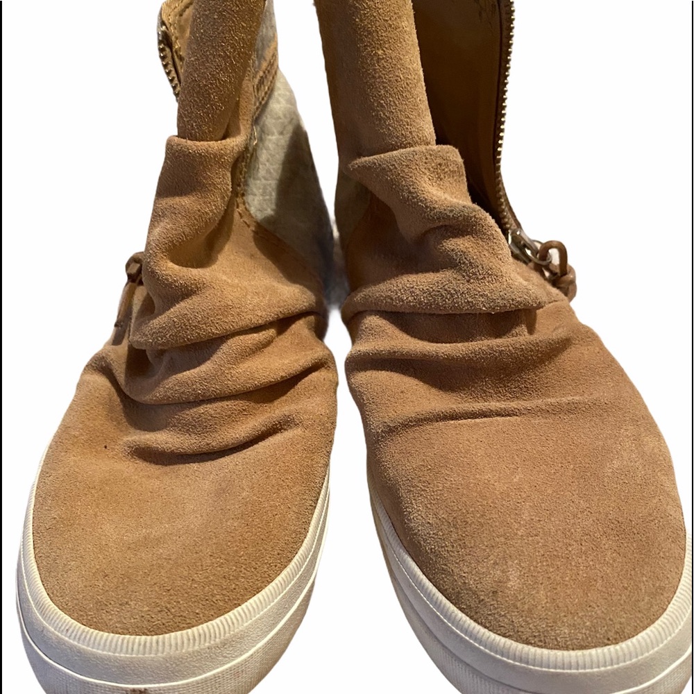 Sperry booties size 6.5